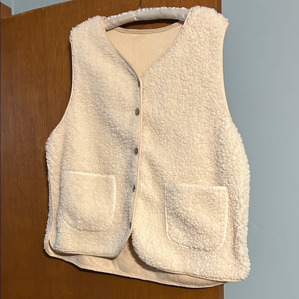 Cozy Cream woman’s Sherpa Vest